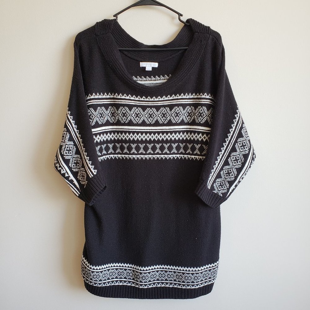 ♕ 2/$10 Knitted Black & White Sweater